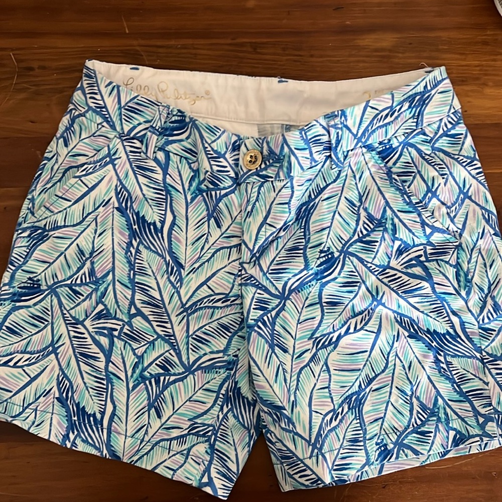 Lily Pulitzer shorts- The Jayne Stretch  7” inseam  Size 2. Blues /lilac colors